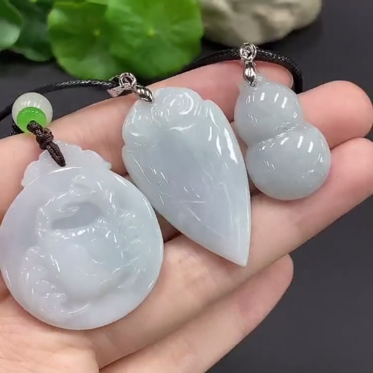 F13493831 Jadeite Pendant Non-Gold Inlaid