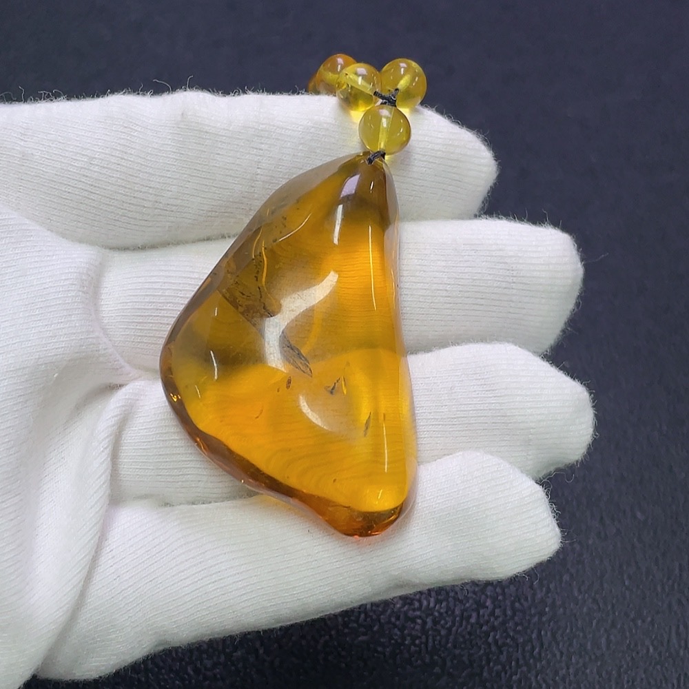 C31618055 Amber Beeswax Pendant Total Weight Approx. 25.7g with Chain