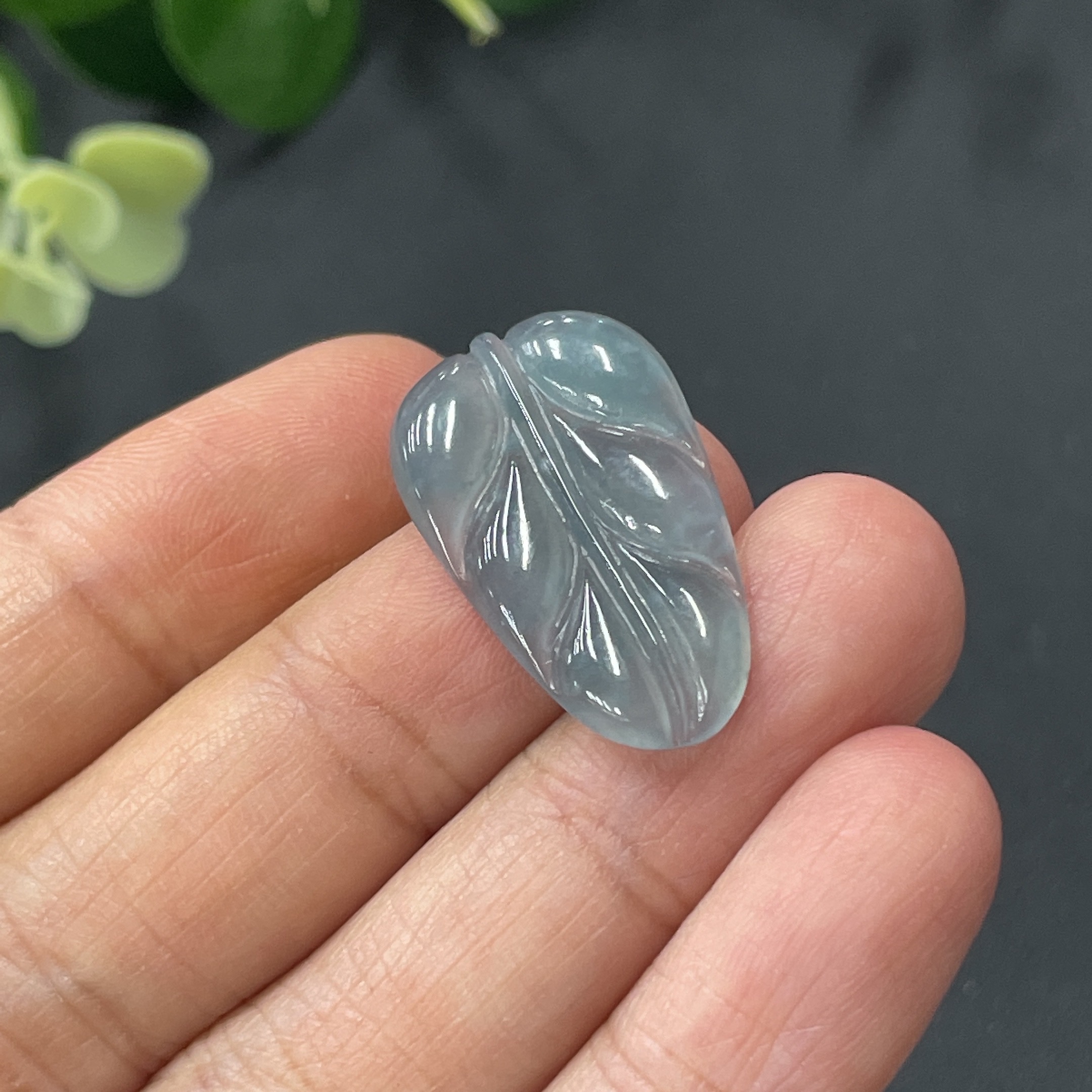 F10073134 Jadeite Leaf Inlay Piece