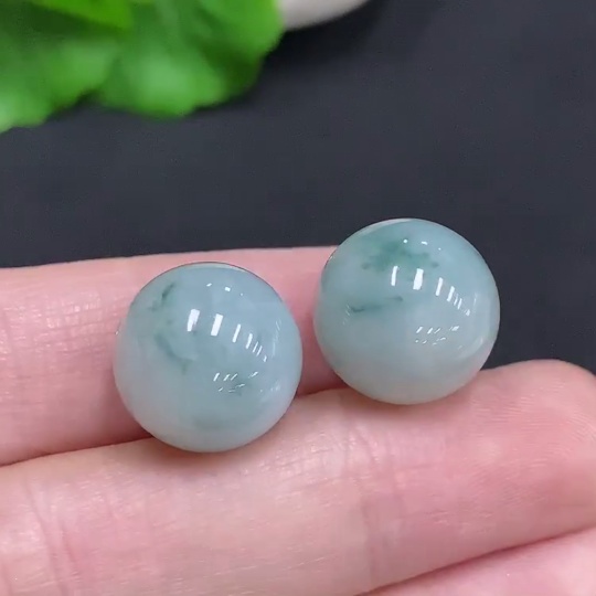 F33831279 Jadeite Beads Sell as a Lot