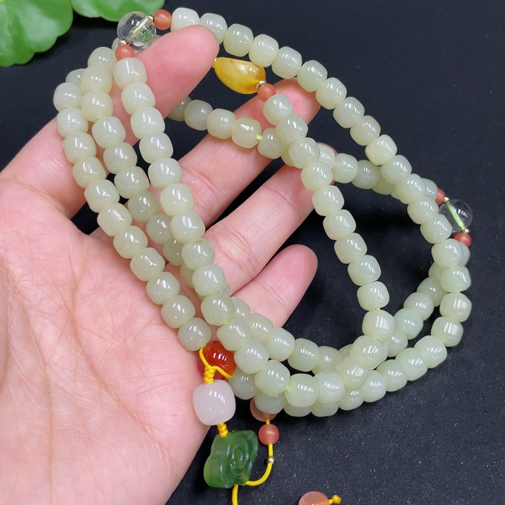 H34052799 Hetian Jade Bead Necklace, approx. 6.5mm, total weight about 61.8g, with crystal, amber, and Nanhong accessories, other accessories not Hetian Jade
