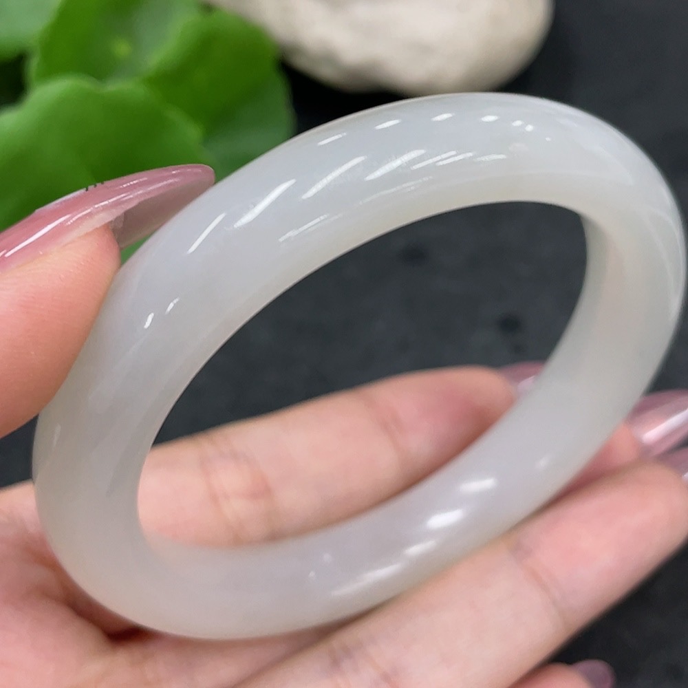 H33840739 Hetian Jade Round Bracelet Size 55.7 Total Weight Approx. 49.5g