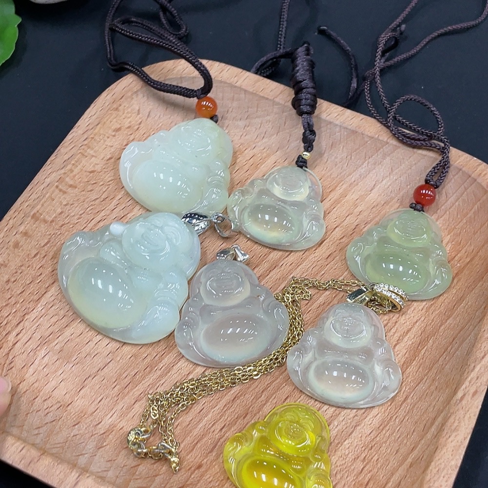H27118357 Xiuyu (Serpentine Jade) Pendant