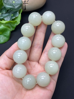 H46526812 和田玉手串 卡20mm 总重约147.35g