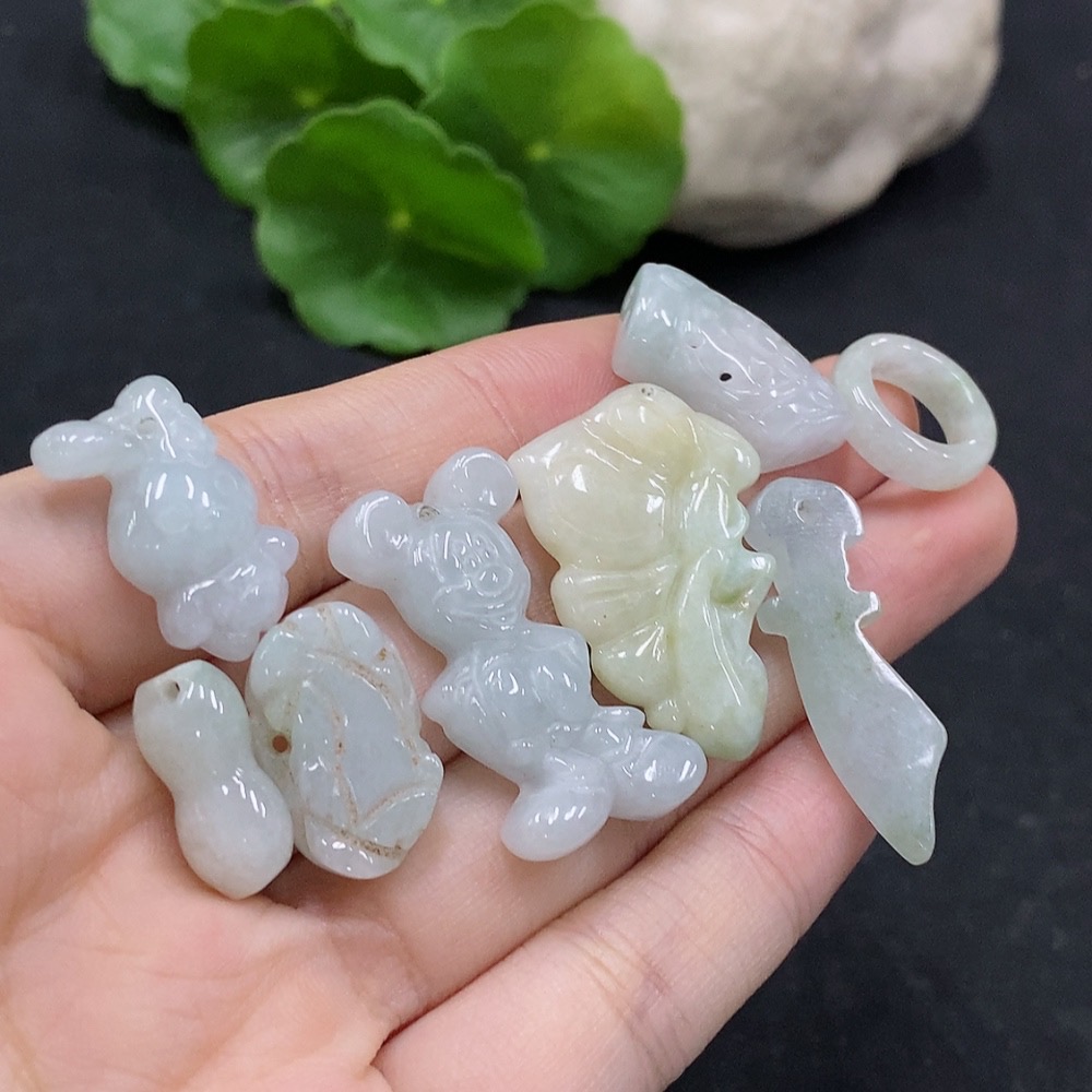 F34995284 Jadeite Pendant