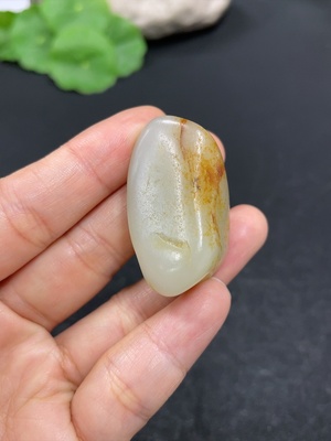 H42953487 和田玉      货品总重约20.2g   皮色成因未定