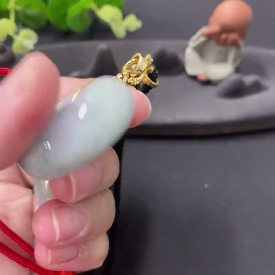 F0216193 Jadeite Pendant Bulk Lot with Natural Fissures (Non-Gold-Inlaid)