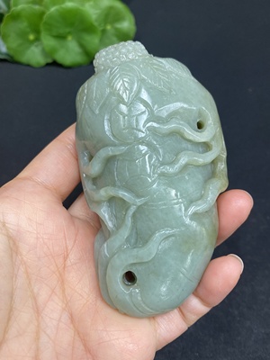 H32703764 Hetian Jade Handheld Carving Ginseng Total Weight: Approx. 171.3g