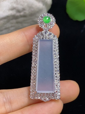 F46481995 翡翠挂件 18k 配镶钻石  货品总重约8.5g