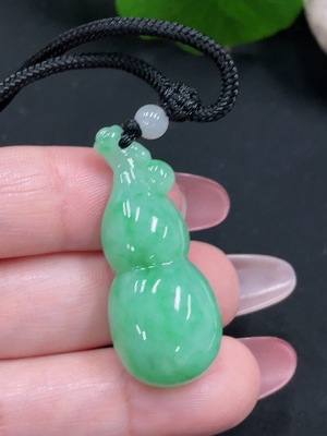F34032097 Jadeite Gourd Pendant Total Weight Approx. 13.4g (Including Rope Weight)