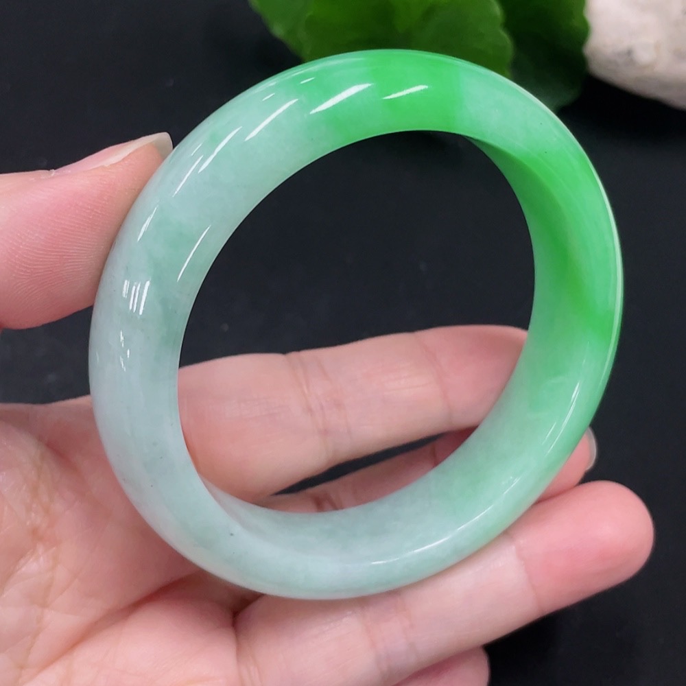 F31675154 Jadeite Circle Bracelet, Size 54.5, Total Weight Approx. 62.3g