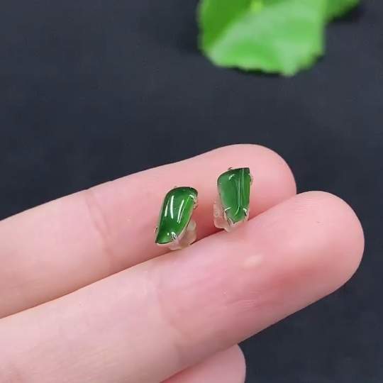 F32695850 Jadeite Inlaid Earrings 18K Gold Total Weight Approx. 0.8g Including Ear Studs