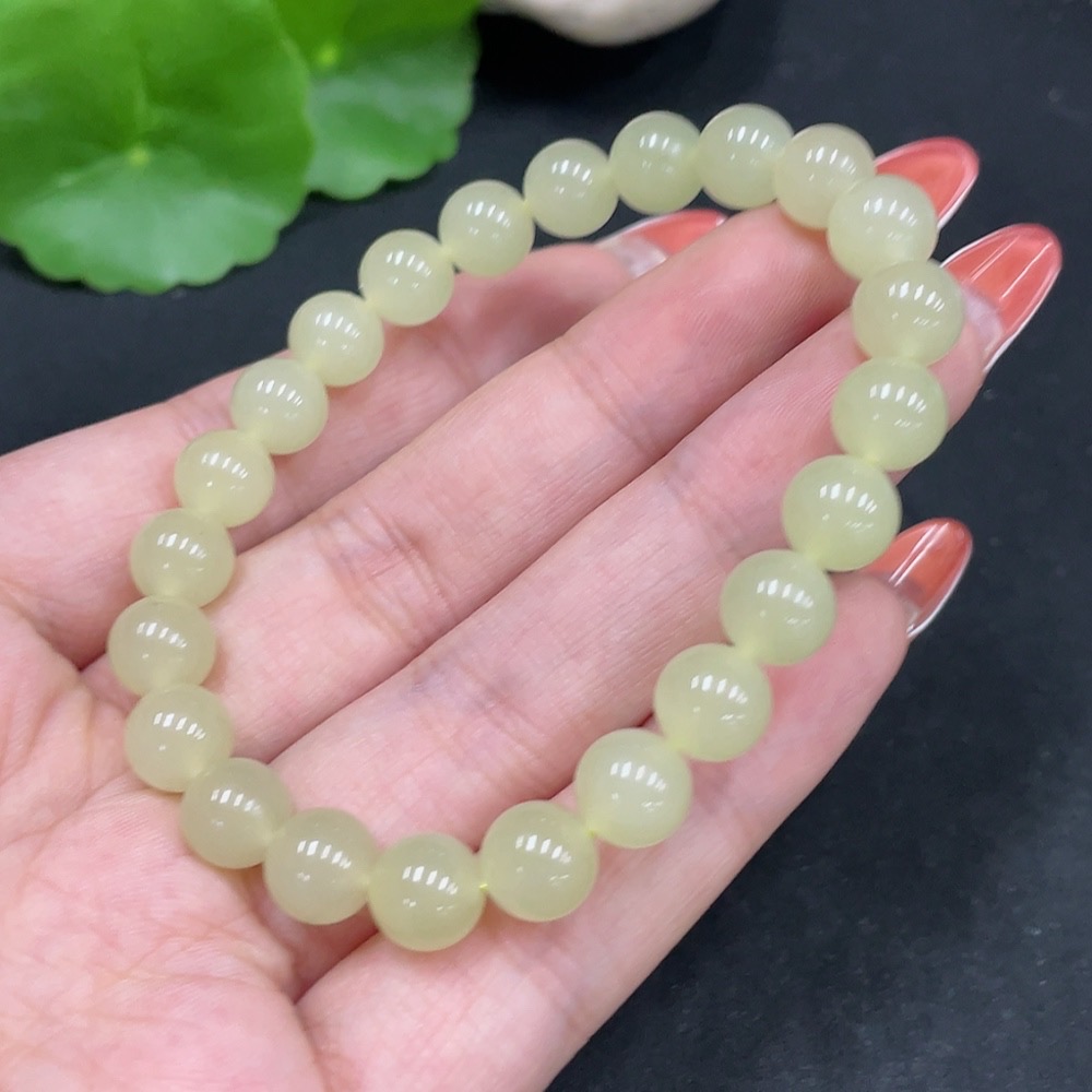 H35084493 Hetian Jade Bracelet, approx. 8mm beads, total weight approx. 18.7g