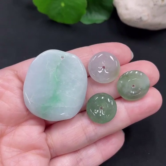 F31642790 Jadeite Pendants Sell as a Lot