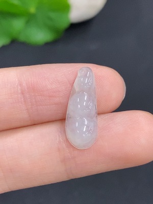 F42955906 翡翠福豆挂件 货品总重量约0.8克