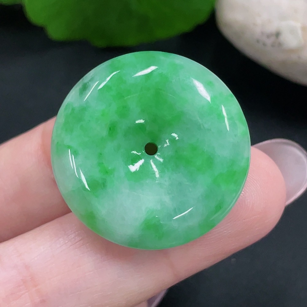 F34981424 Jadeite Peace Buckle Pendant, Total Weight Approximately 9g