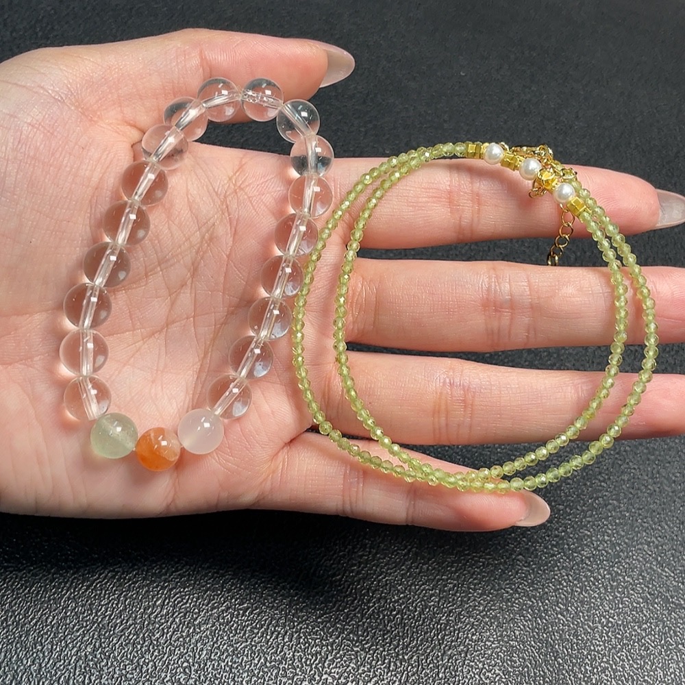 C34952489 Crystal Bracelet + Peridot Necklace Non-Gold, Stones May Be Non-Natural, Total Weight Approx. 21.44g, Sell as a Lot