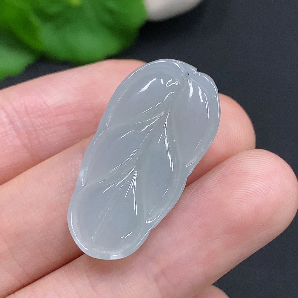 F32757205 Jadeite Leaf Pendant Total Weight Approx. 4.6g
