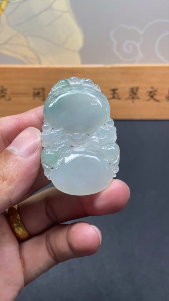 F20236560 Jadeite Antique Pendant Total Weight 19.662g