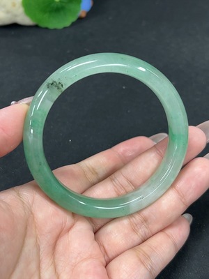 H41843793 非洲翠(独龙玉)正圈手镯 圈口58.8 货品总重约44.3g