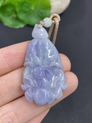F42967038 翡翠白菜挂件 货品总重量约17克（含绳重）