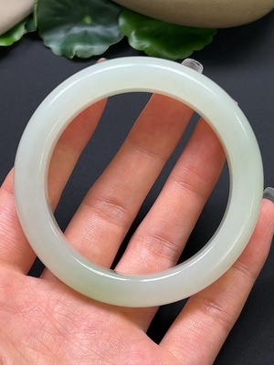 H45454919 和田玉正圈手镯 圈口54.3mm 总重约55.26g