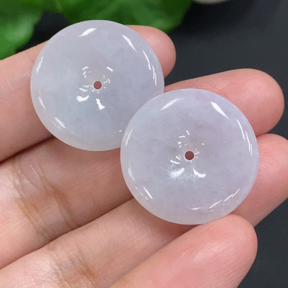 F34000846 Jadeite Peace Knot Sell as a Lot