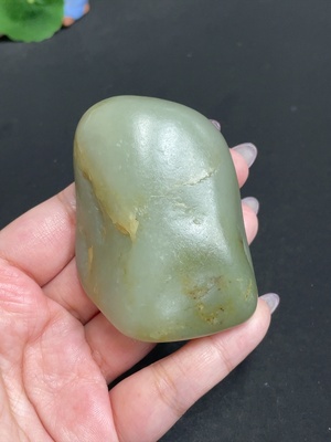 H33863294 Hetian Jade with other mineral components, undetermined skin color origin, total weight approx. 152.4g