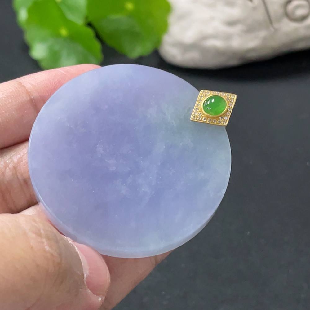 F34978090 Jadeite Plain Pendant with 18K Gold Clasp and Diamond Accents, Total Weight Approx. 33.5g