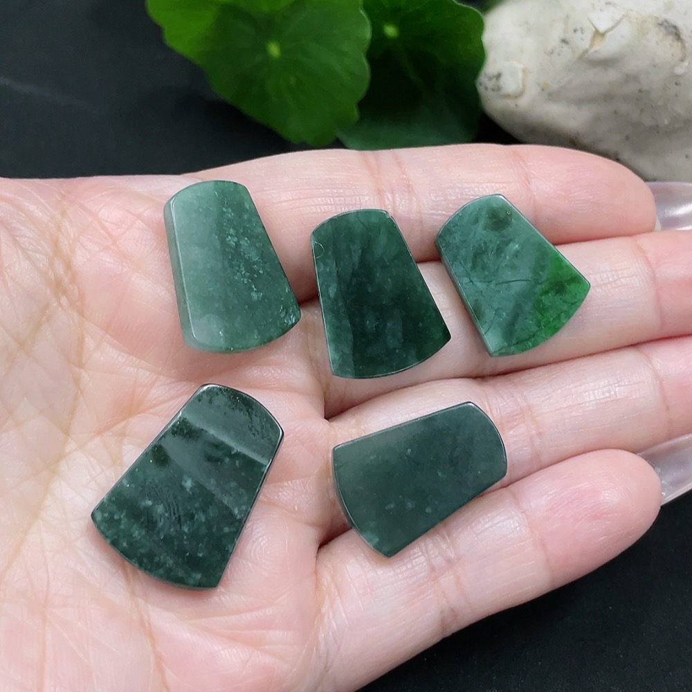 F35083300 Jadeite Plain Pendant Set Sell as a Lot