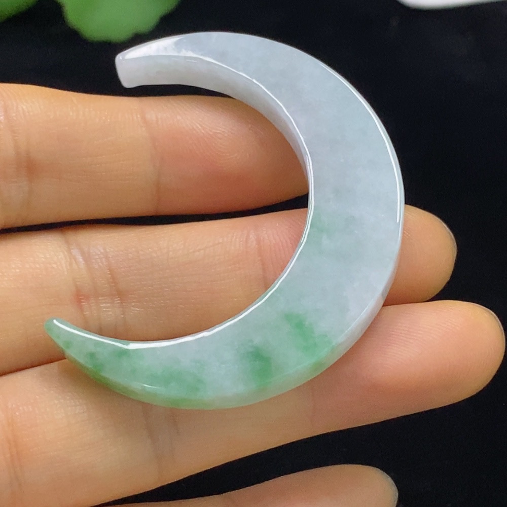 F34023980 Jadeite Crescent Pendant Total Weight Approx. 15.64g