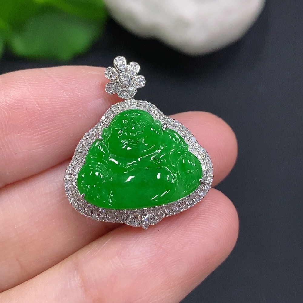 F35106217 Jadeite Buddha Pendant with 18K Gold Setting, Total Weight Approx. 3.3g (Accented with Diamonds)