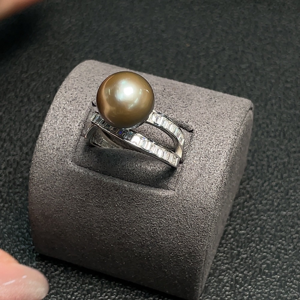 C30469709 Seawater pearl inlaid ring, non-gold setting, adjustable, size approx. 11.4mm, total weight approx. 5.15g, color origin undetermined