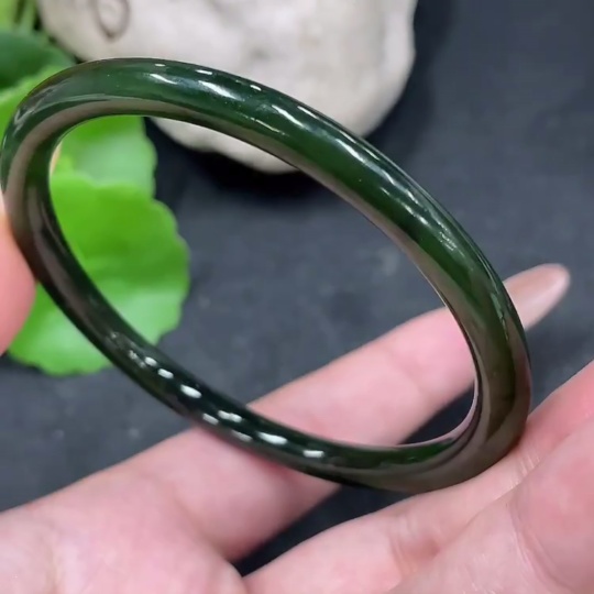 H32751682 Hetian Jade Round Bangle Size 59 Total Weight about 17.4g