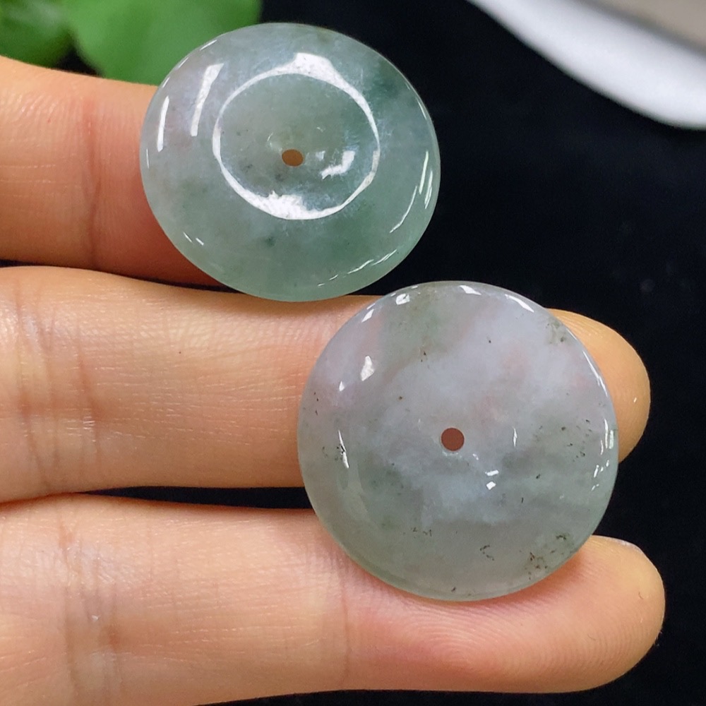 F35134090 Jadeite Safety Buckle Pendants Sell as a Lot