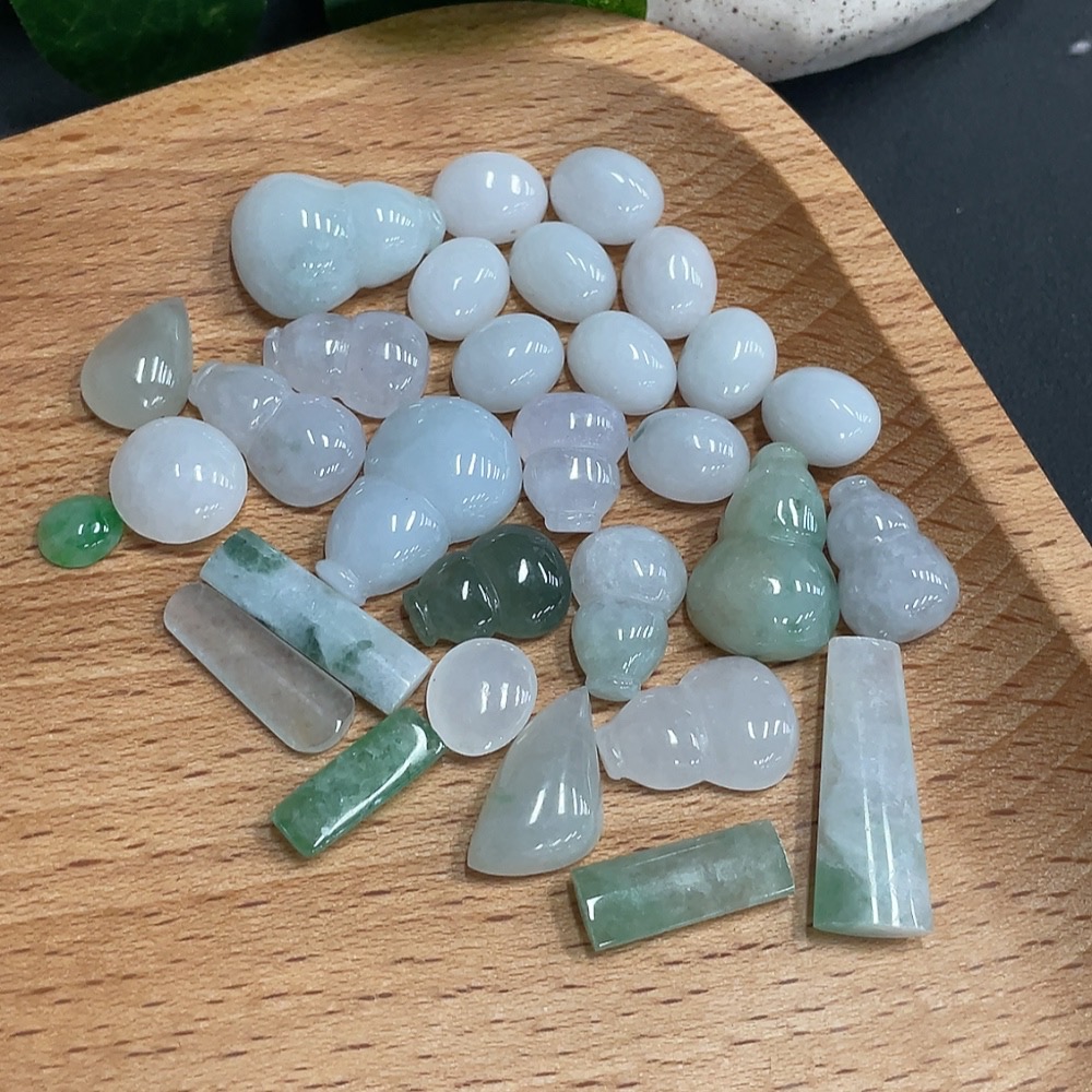 F15686535 Jadeite Inlay Piece