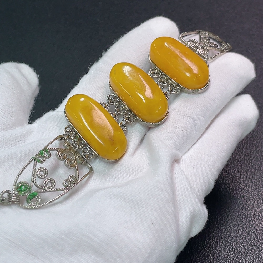 C33851149 Amber Honey Wax Bracelet Non-Gold Total Weight Approx. 28.86g