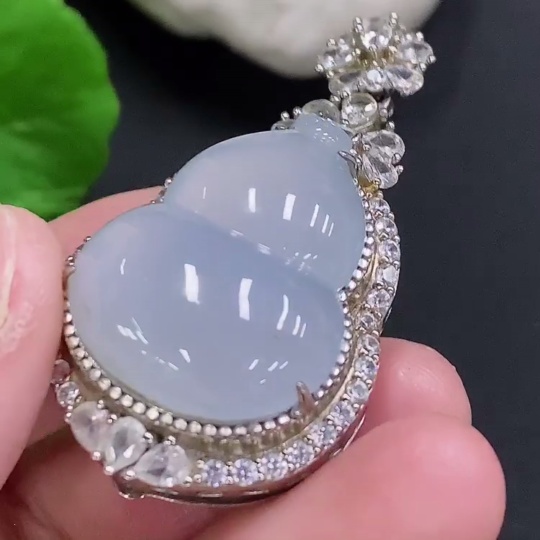 F33857987 Jadeite Gourd Inlaid Pendant Non-Gold Inlaid Total Weight Approx. 18.7g