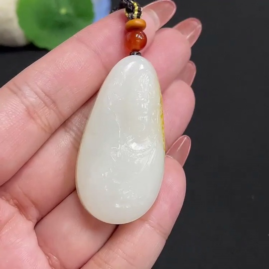 H35100009 Hetian Jade Pendant Avalokitesvara Total Weight Approx. [with rope] 27.9g Undetermined Skin Color Formation