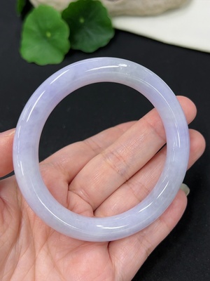 F41942209 翡翠圆条手镯 圈口54mm 货品总约重44.75g