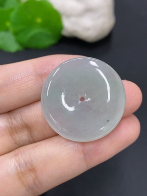 F46616474 翡翠平安扣 货品总重量约9.6克