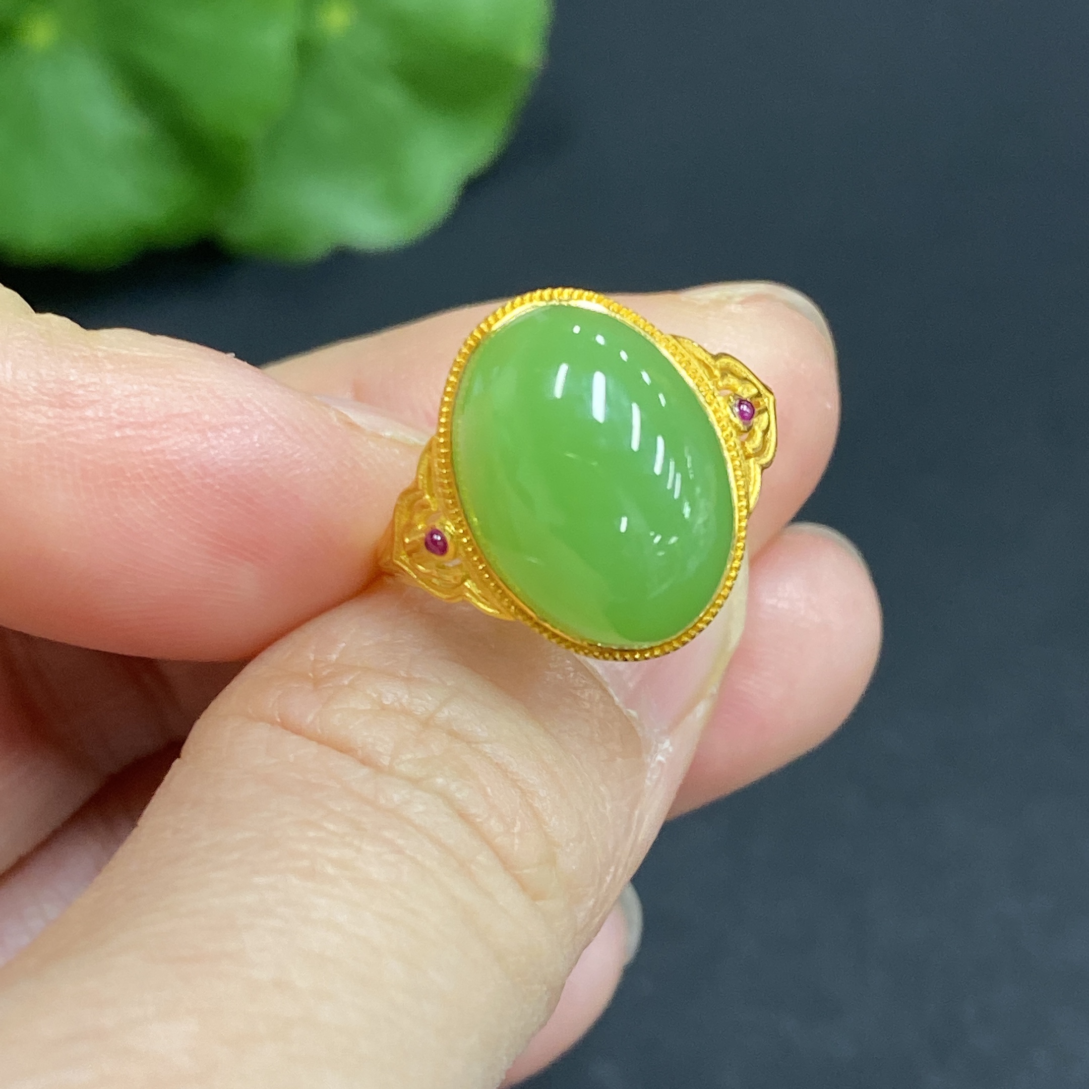 H33939492 Hetian Jade Cabochon Inlaid Ring Size 13, 75% Gold Band, 68% Gold Mount, Total Weight Approx. 2.6g