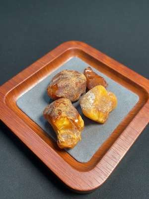 C42962844 琥珀蜜蜡饰品  货品总重约27.44克