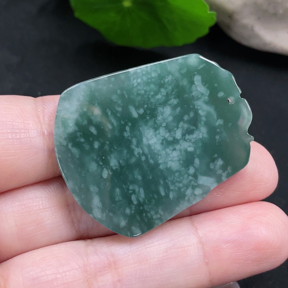 F35129042 Jadeite floral and bird pendant plaque, total weight approximately 12.6 grams