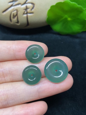 F45336003 翡翠平安扣挂件 一手走 总重约4.59g