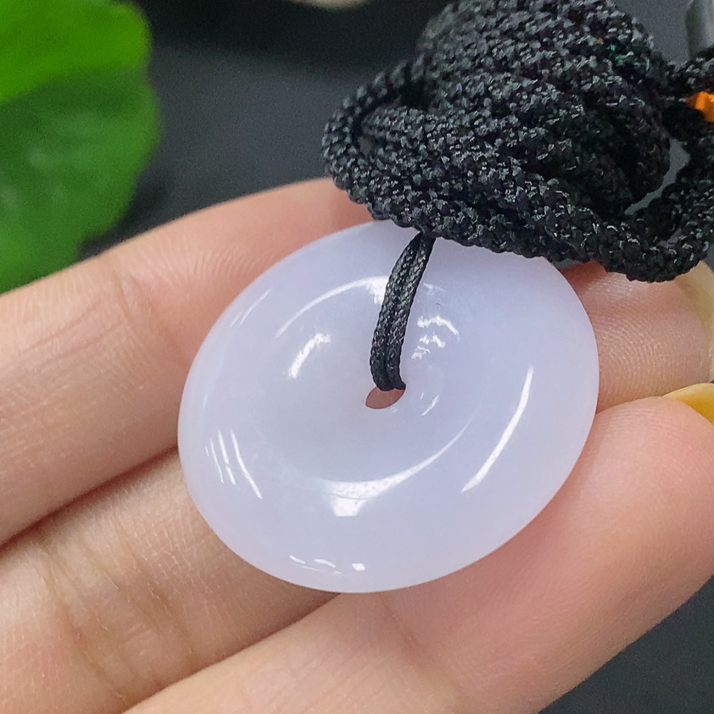 F28265877 JadeitePendant Peace Knot