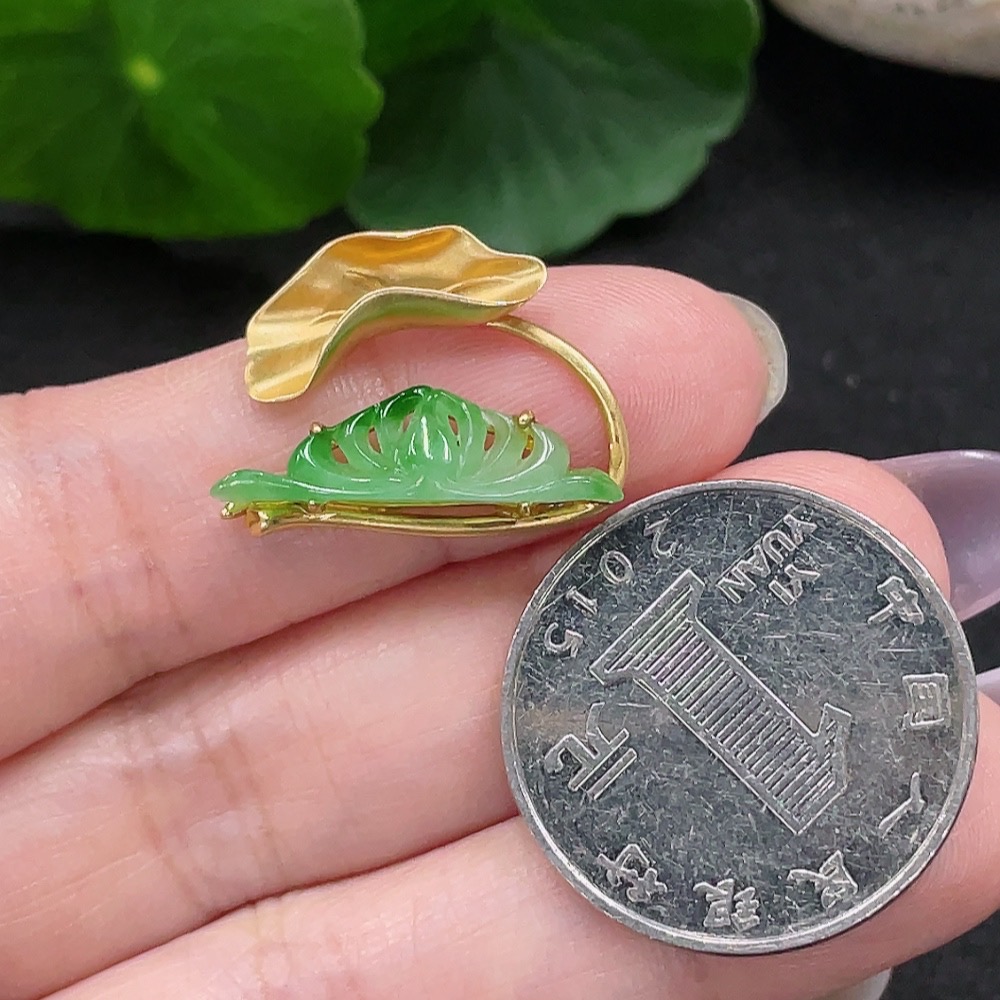 F33918001 Jadeite Inlaid Pendant 18K Gold Total Weight Approx. 2.2g