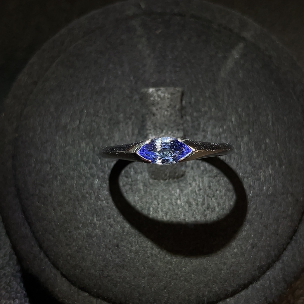 C35154844 18K Blue Sapphire Ring, Total Weight Approx. 3.21g, Size 21