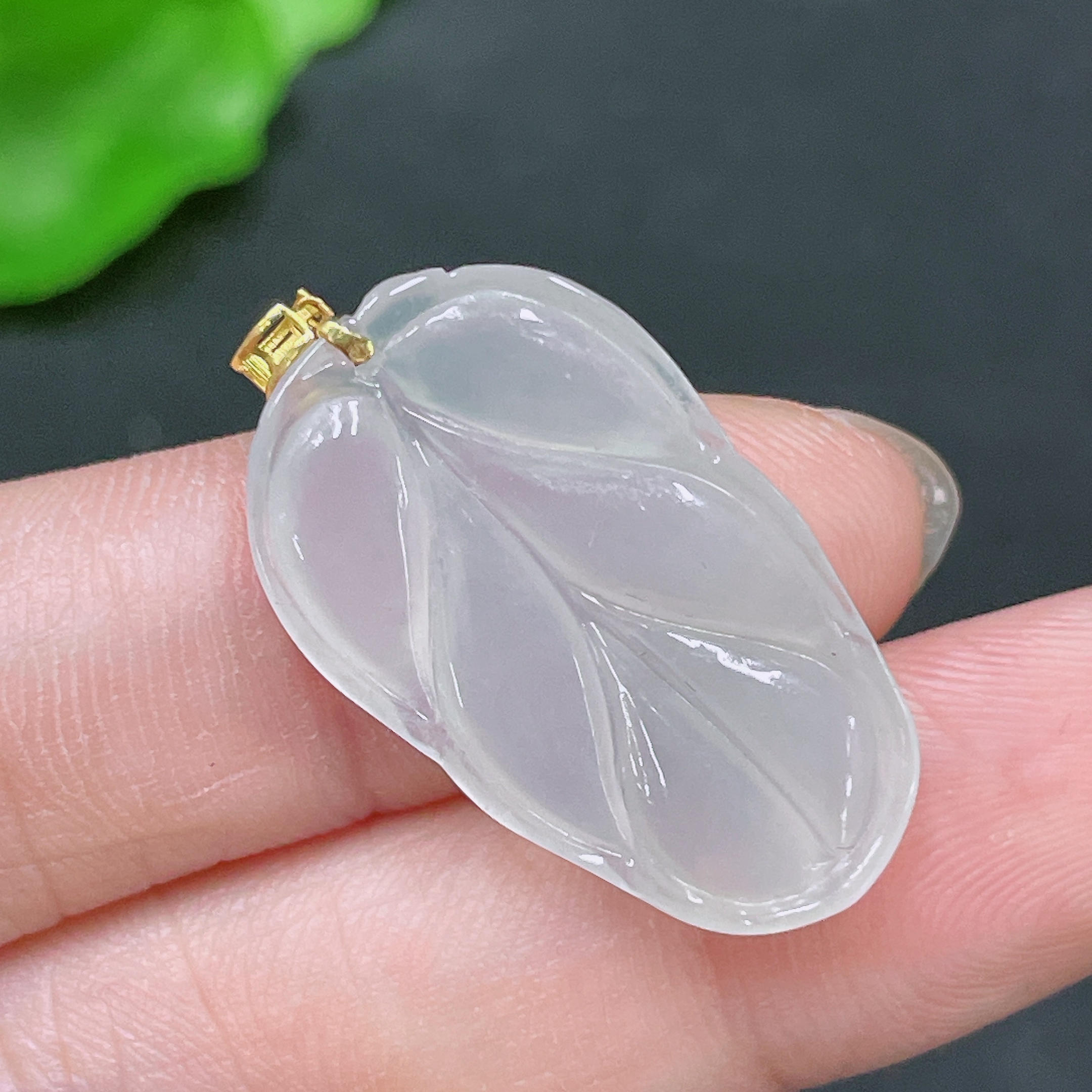 F33894196 Jadeite Leaf Pendant 18K Gold Total Weight Approx. 2.5g