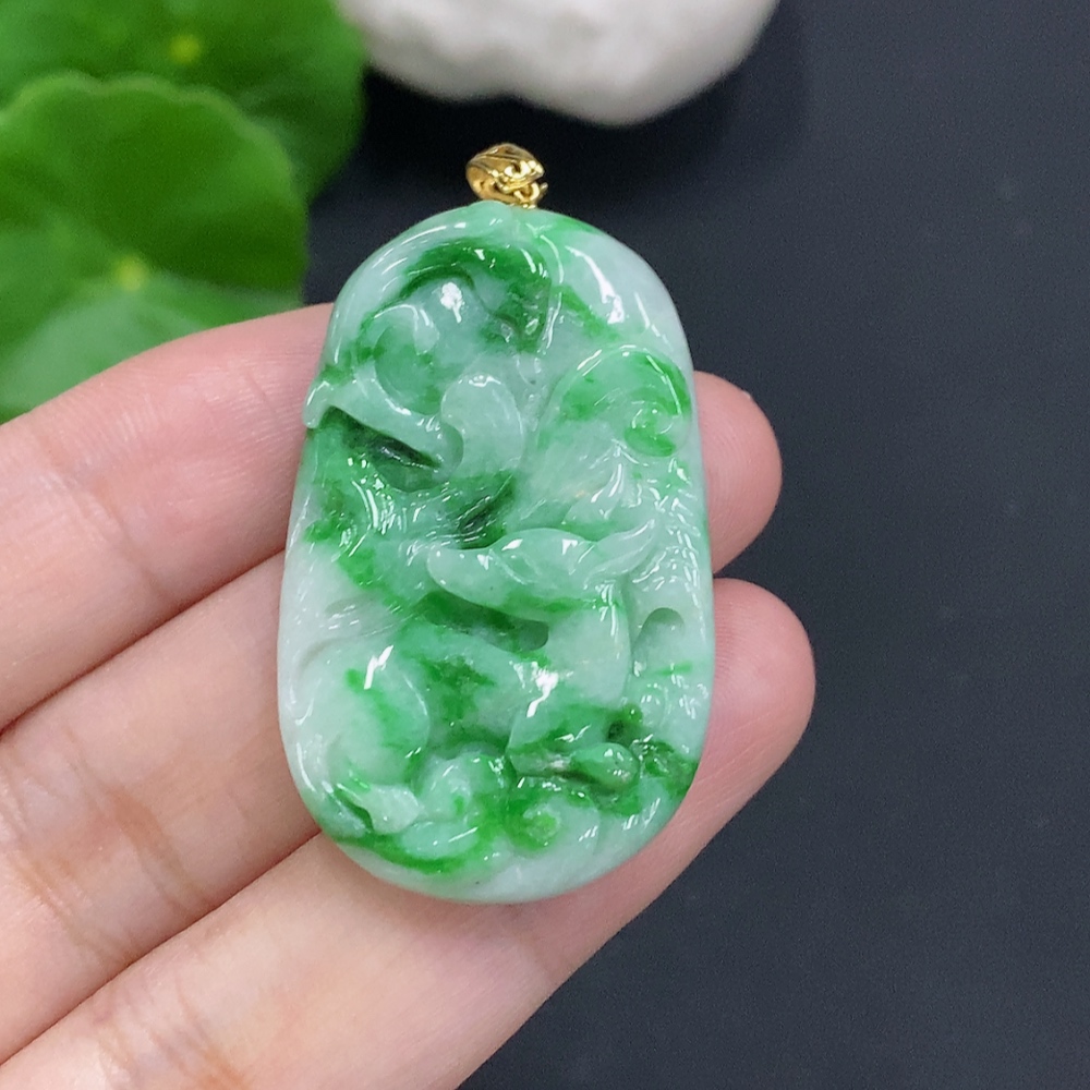 F30568522 Jadeite Fox Pendant with 18K Gold Clasp, Total Weight Approx. 10.8g